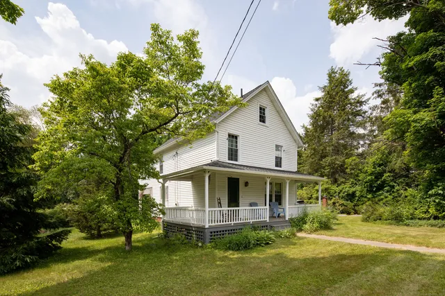 $300,000 | 182 Church Street, North Canaan, CT 06018