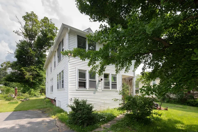 $300,000 | 182 Church Street, North Canaan, CT 06018