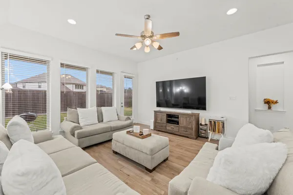 $3,150 | 18846 Halter Mdw Trail, Tomball, TX 77377