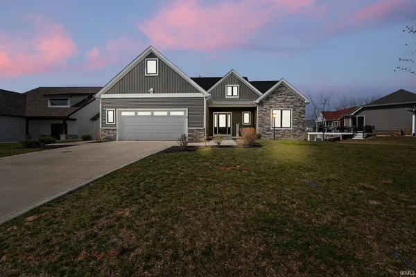 $1,099,000 | 40 Lane 283 Hamilton Lake, Hamilton, IN 46742