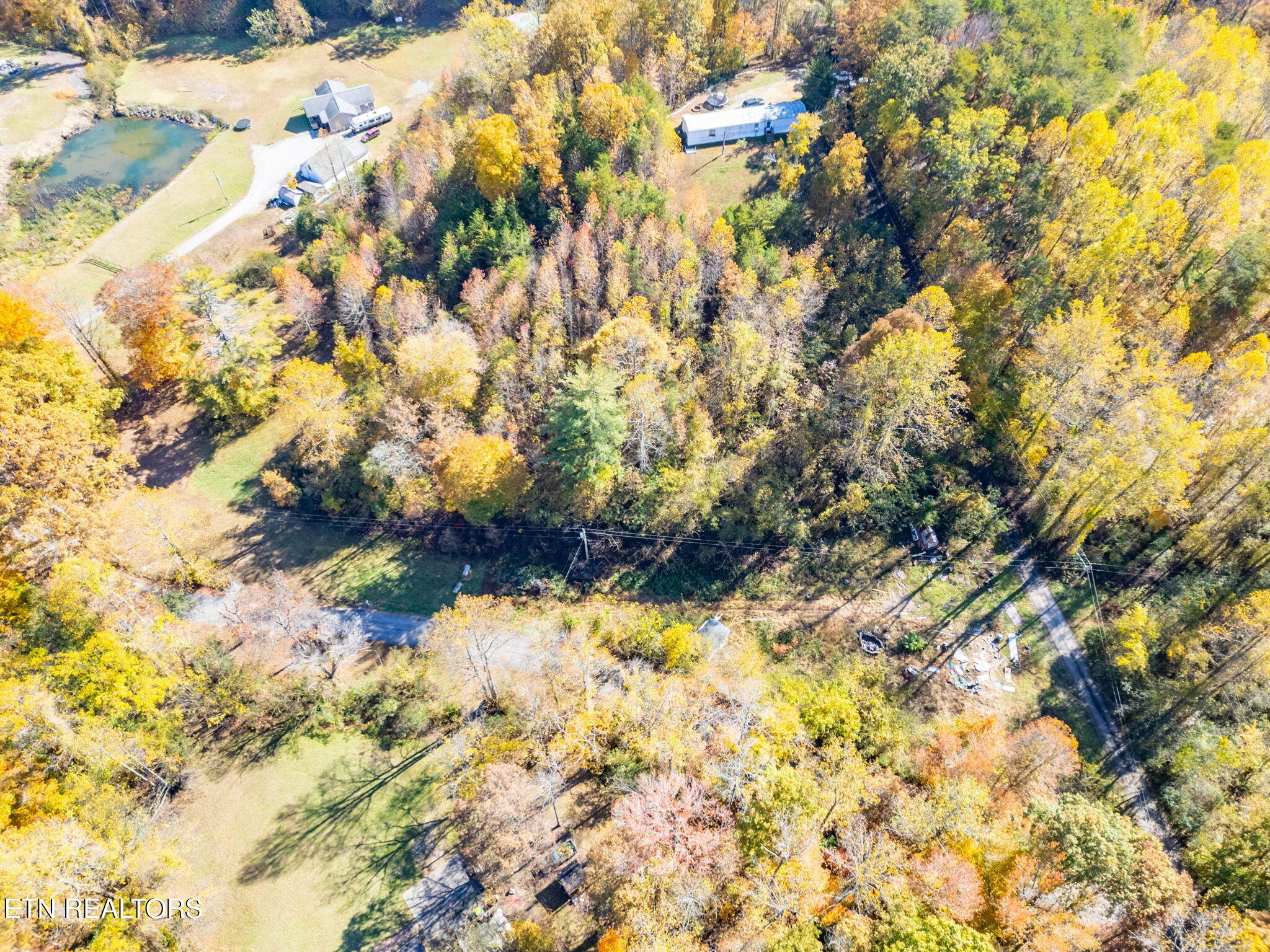 1395 Mountain View Road Rockwood, TN 37854 - Photo 7 of 25 31-web-or-mls-DJI_0592-HDR