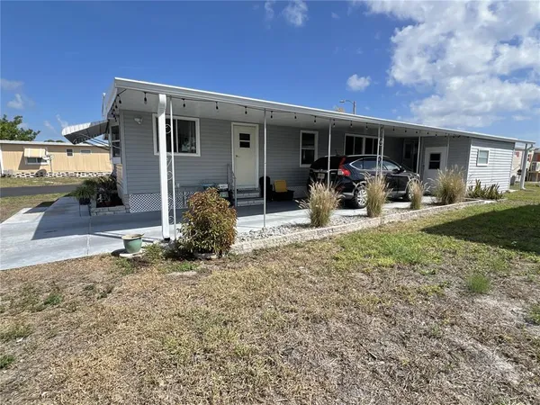 $1,510 | 7181 Mt Hawthorne Road Northeast, Unit 590, St. Petersburg, FL 33702