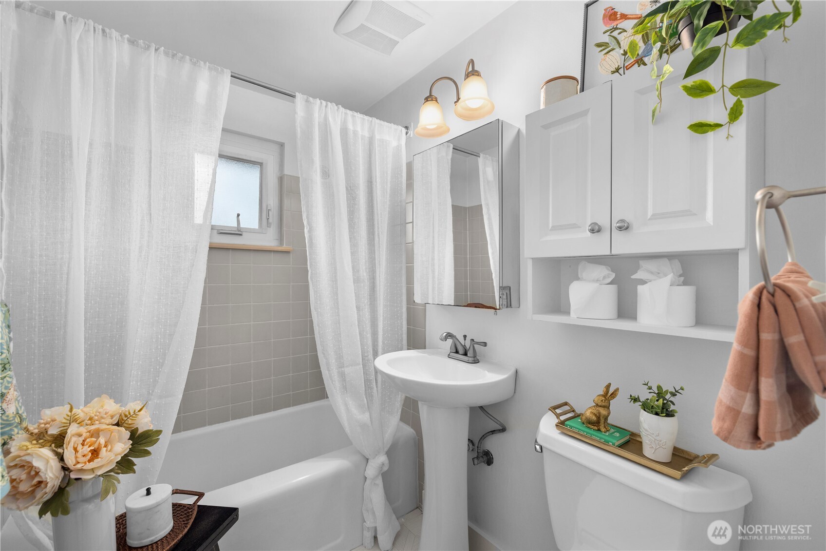 4877 Terrace Drive Northeast Seattle, WA 98105 - Photo 22 of 29