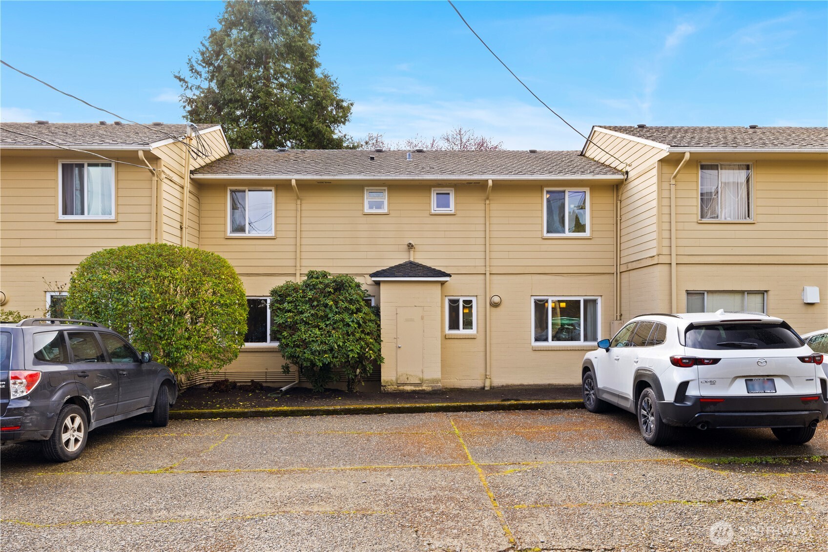 4877 Terrace Drive Northeast Seattle, WA 98105 - Photo 26 of 29