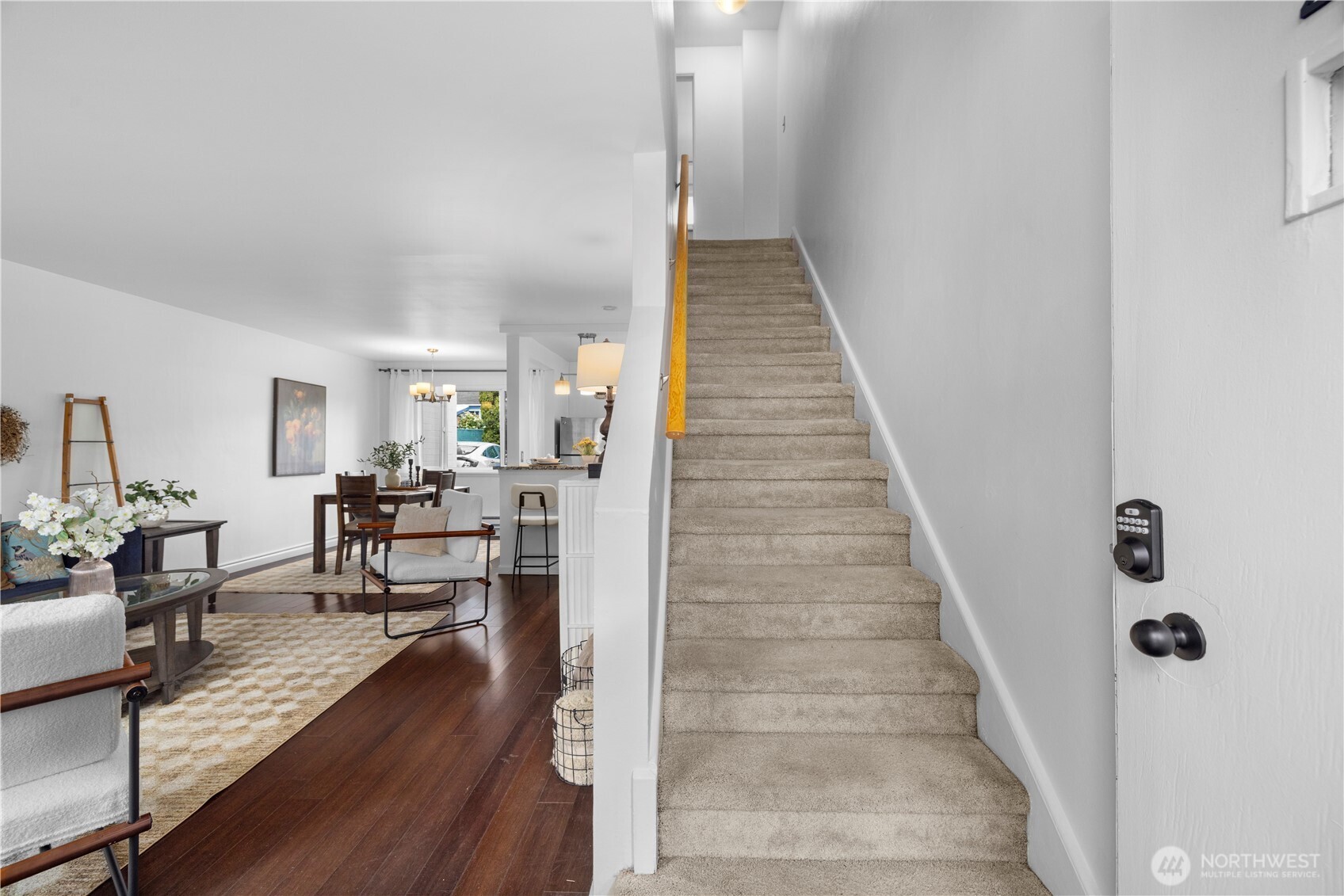 4877 Terrace Drive Northeast Seattle, WA 98105 - Photo 4 of 29