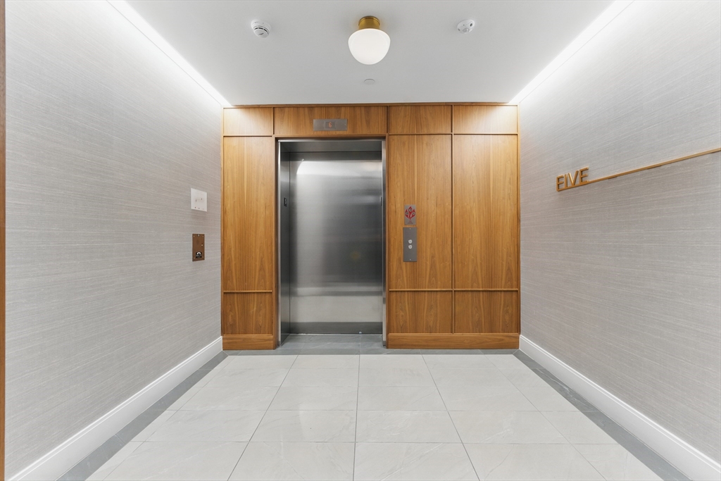 191 Washington Street, Unit 524 Boston, MA 02135 - Photo 23 of 36