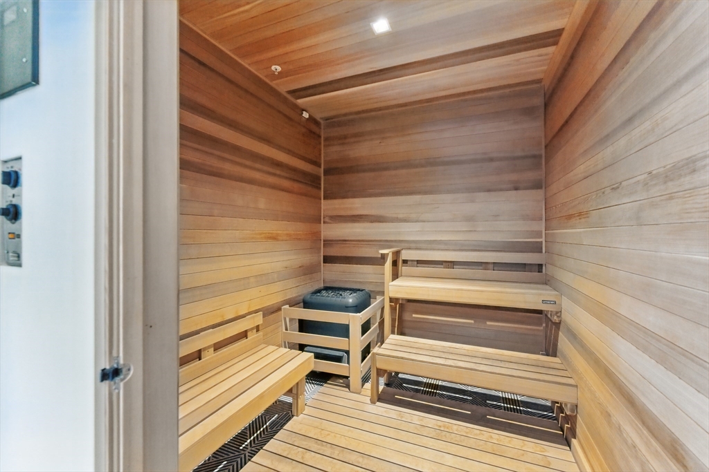 191 Washington Street, Unit 524 Boston, MA 02135 - Photo 29 of 36