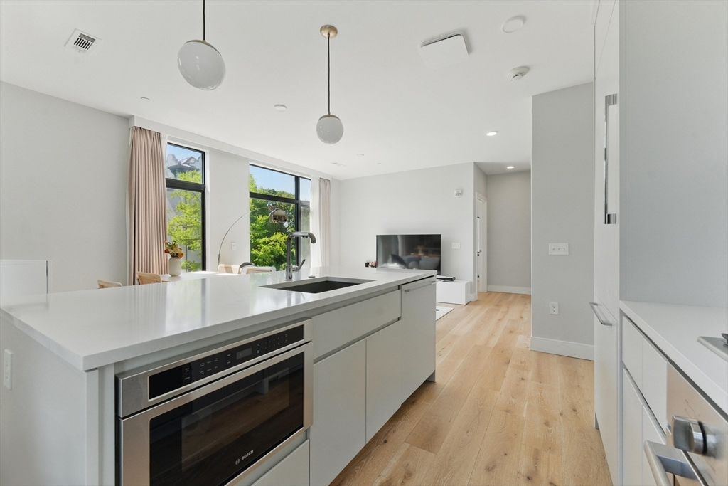 191 Washington Street, Unit 524 Boston, MA 02135 - Photo 9 of 36