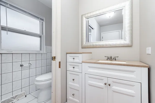 $3,800 | 2913 Kensington Avenue, Westchester, IL 60154