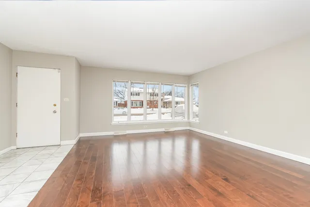 $3,800 | 2913 Kensington Avenue, Westchester, IL 60154