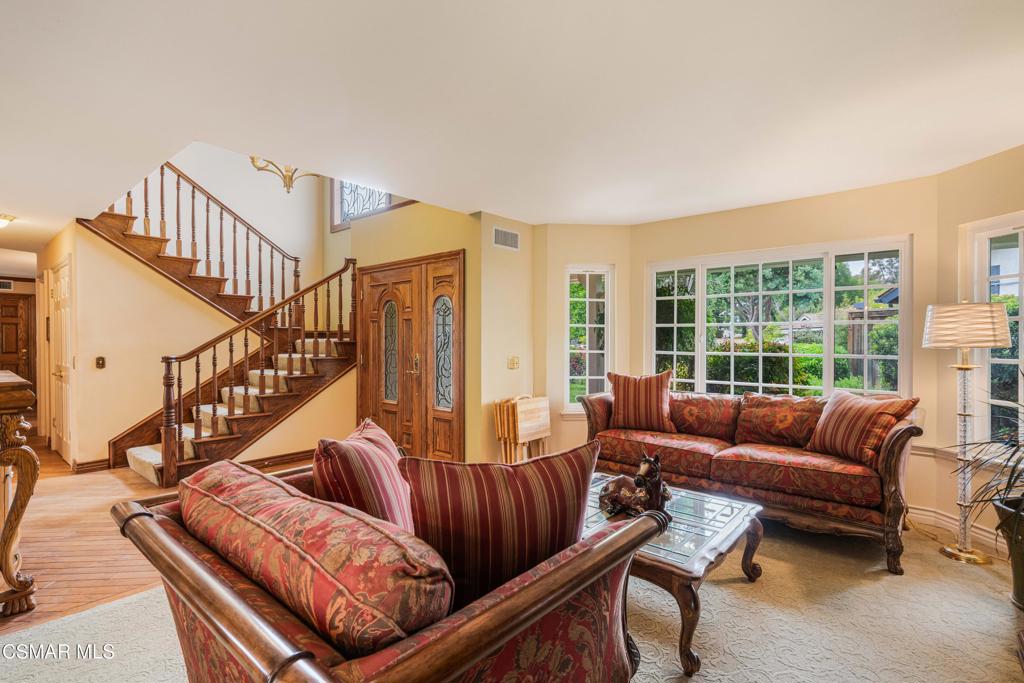 351 Buckboard Circle Simi Valley, CA 93065 - Photo 8 of 58