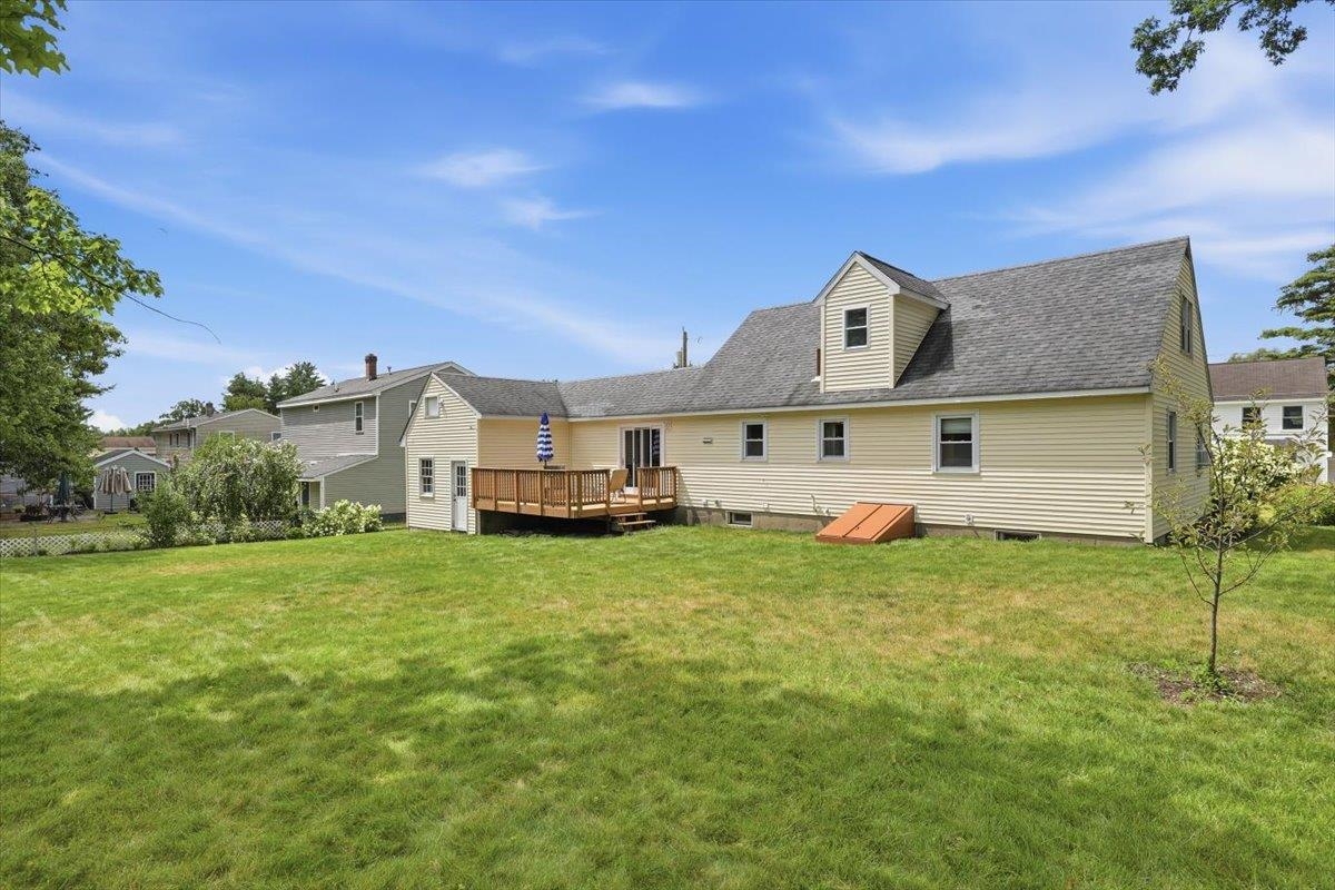 7 Hideaway Road Nashua, NH 03064 - Photo 10 of 46 Gallery Image 10