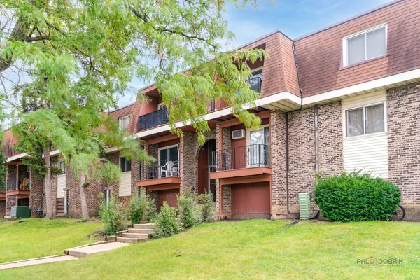 $155,000 | 575 Heritage Drive, Unit 206, Hoffman Estates, IL 60169