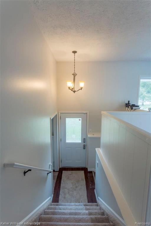 122 Wright Road Howell, MI 48843 - Photo 2 of 40