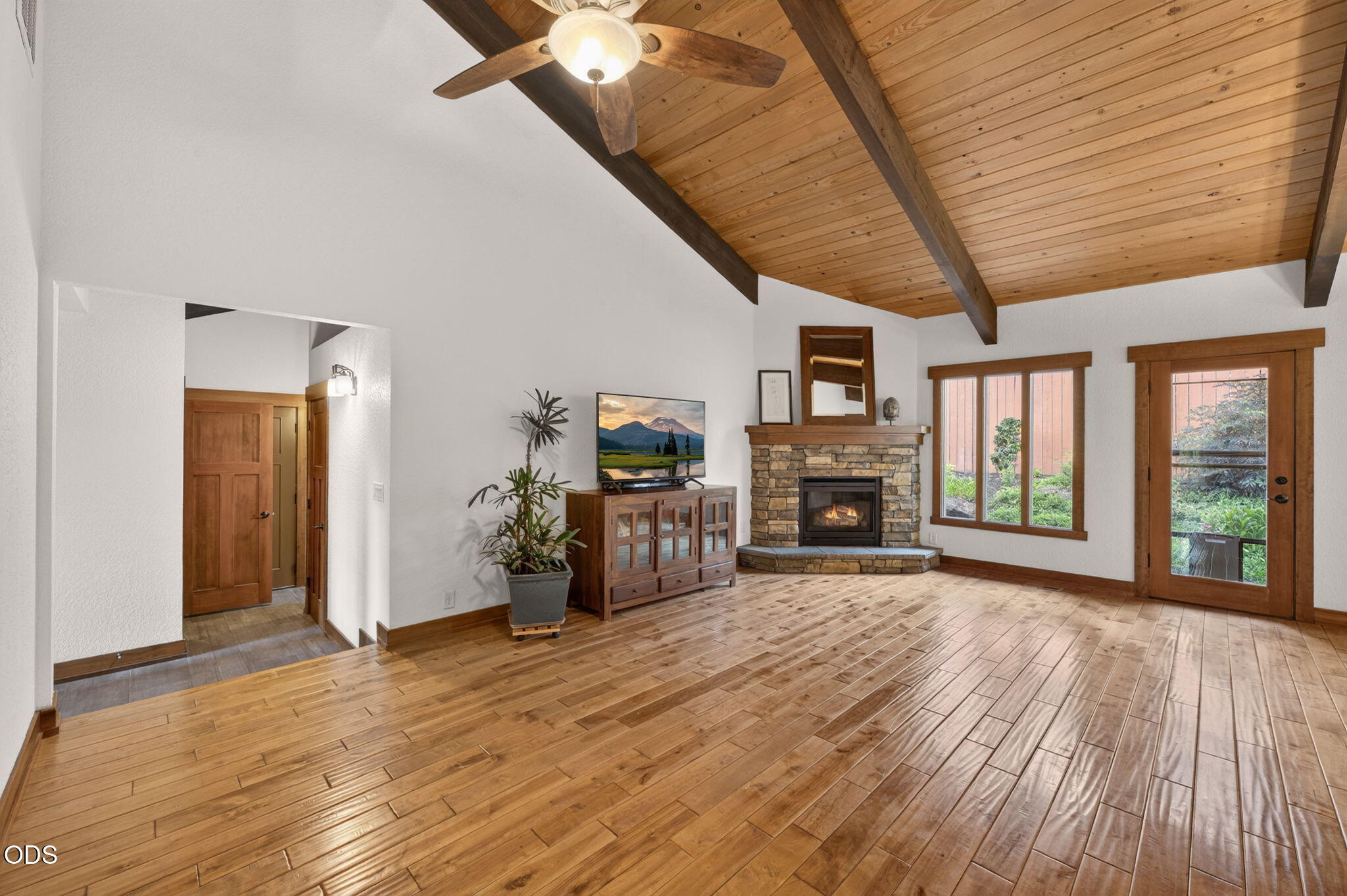 62968 Fresca Street Bend, OR 97703 - Photo 7 of 45