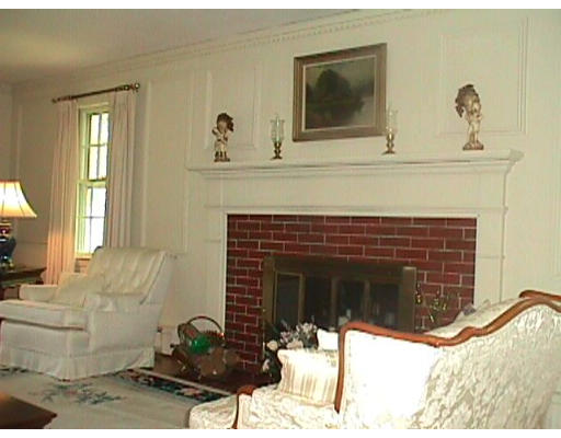 3 Crest Circle Boxford, MA 01921 - Photo 6 of 12 Gallery Image 6