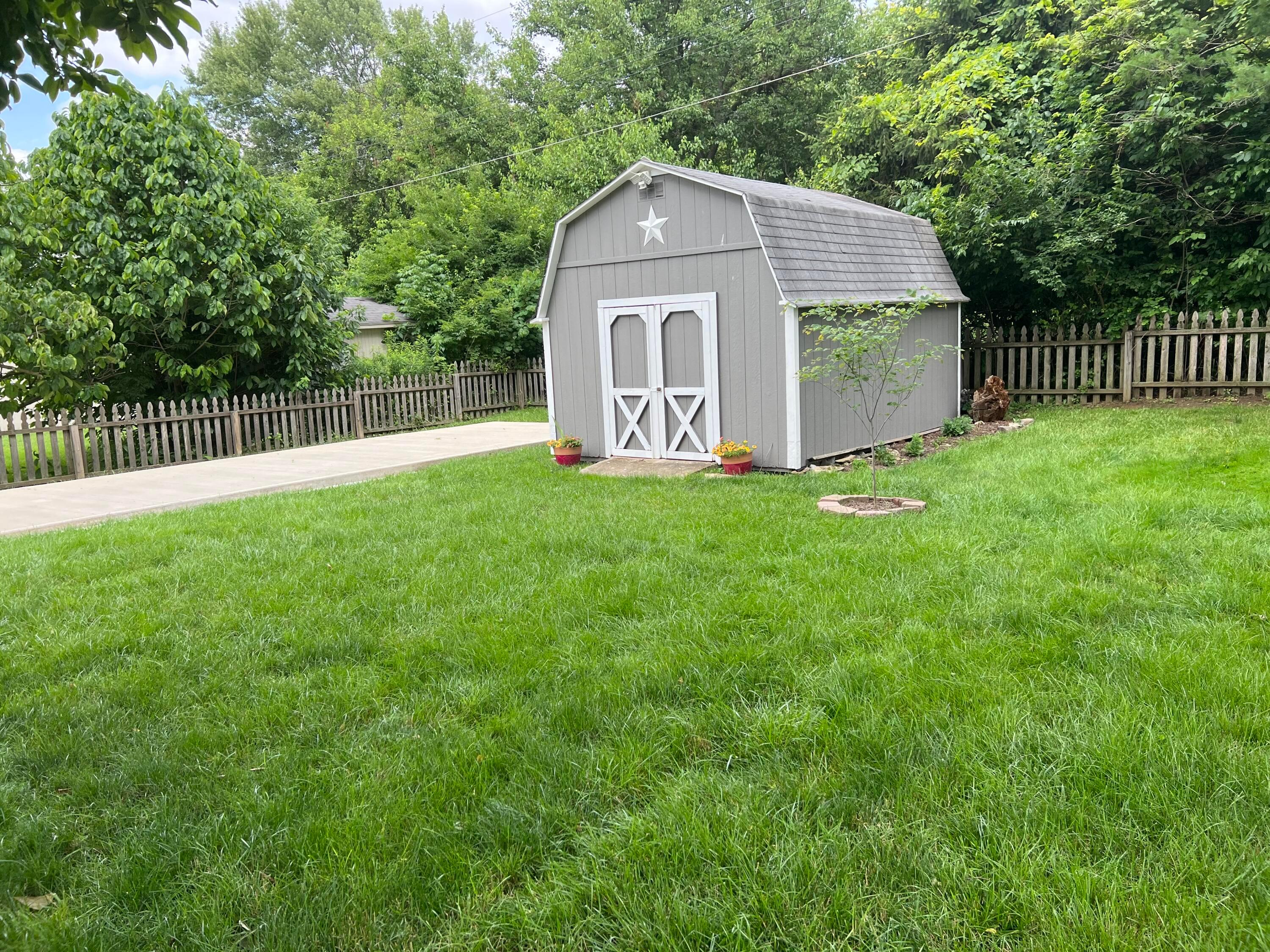 6271 Alkire Road Galloway, OH 43119 - Photo 25 of 27 Freshly painted additional building