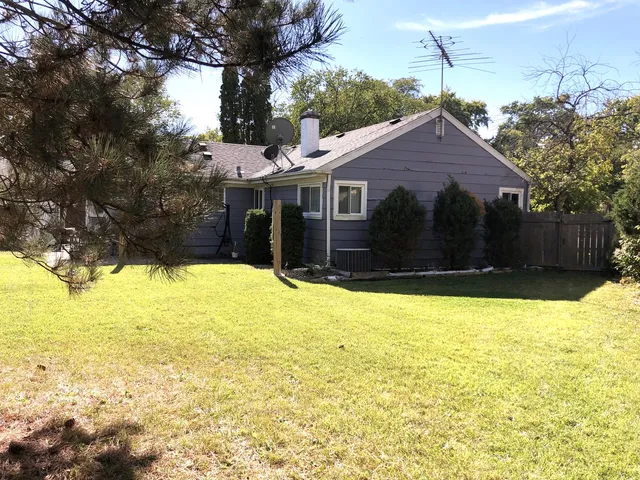 $300,000 | 625 South Yale Avenue, Addison, IL 60101