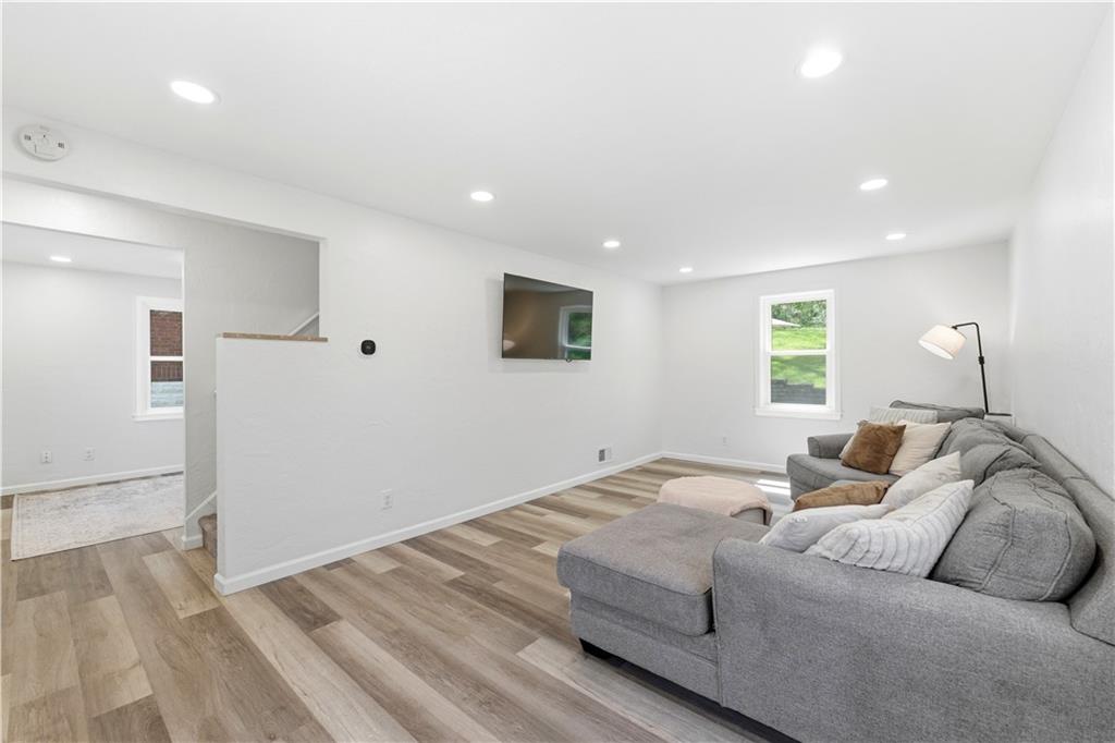 51 Greenlee Road Pittsburgh, PA 15227 - Photo 11 of 36 Gallery Image 11