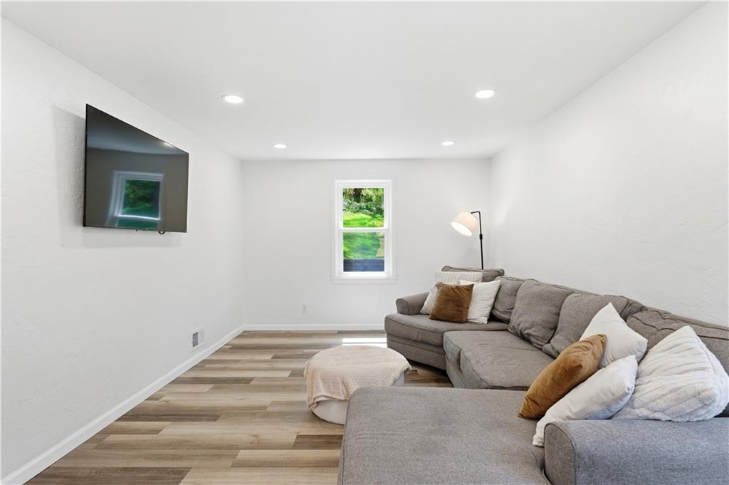 51 Greenlee Road Pittsburgh, PA 15227 - Photo 13 of 36 Gallery Image 13