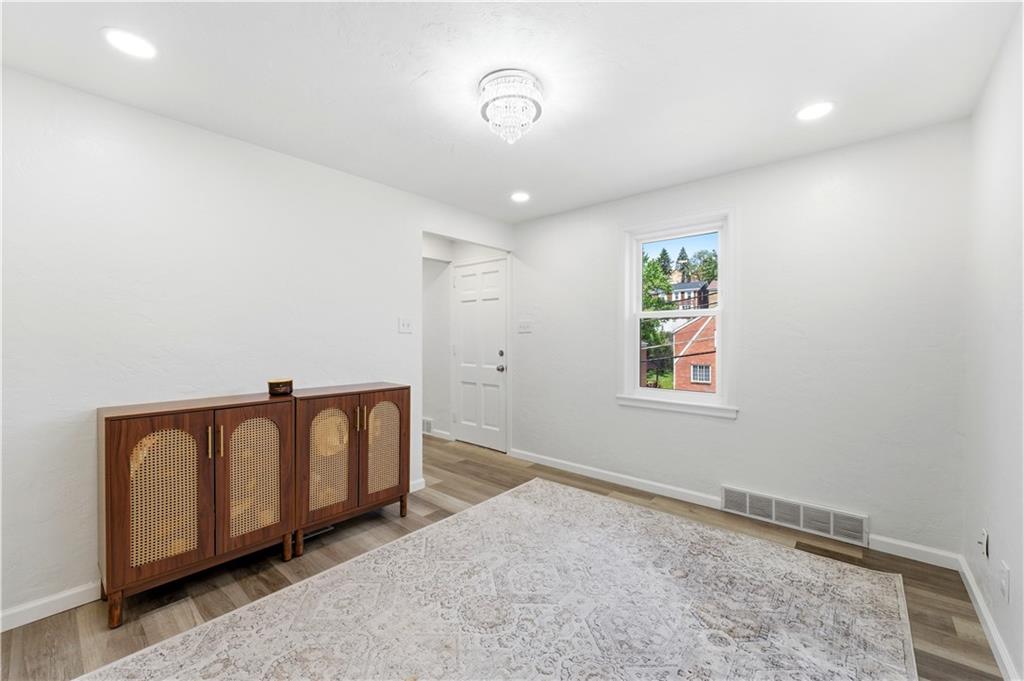 51 Greenlee Road Pittsburgh, PA 15227 - Photo 4 of 36 Gallery Image 4