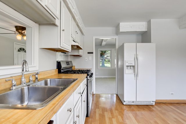 1945 Maplewood Road Northbrook, IL 60062 - Photo 14 of 30
