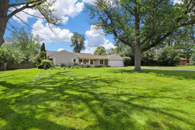 1945 Maplewood Road Northbrook, IL 60062 - Photo 2 of 30