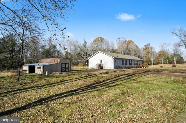 a view of a train tracks