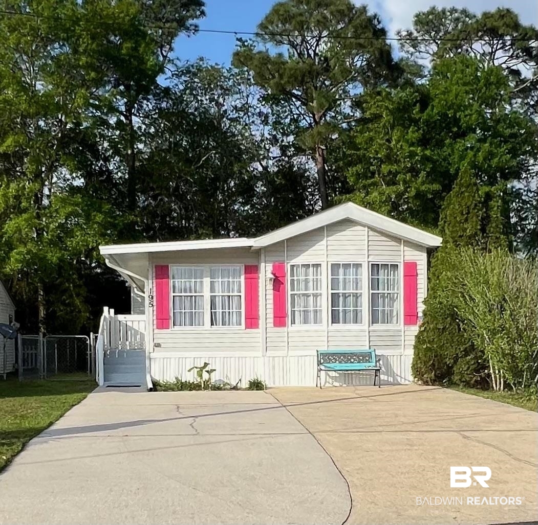 195 Defuniak Loop Lillian, AL 36549 - Photo 1 of 37 View of manufactured / mobile home