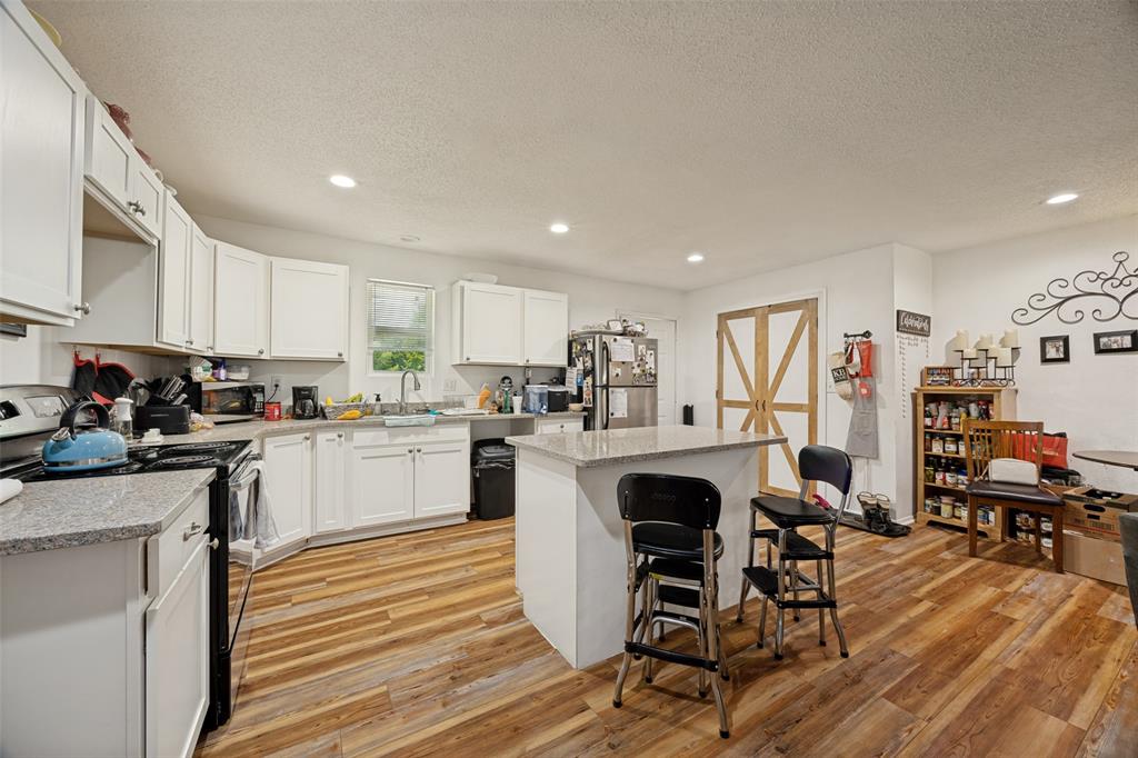 402 Jones Street Tom Bean, TX 75491 - Photo 8 of 31
