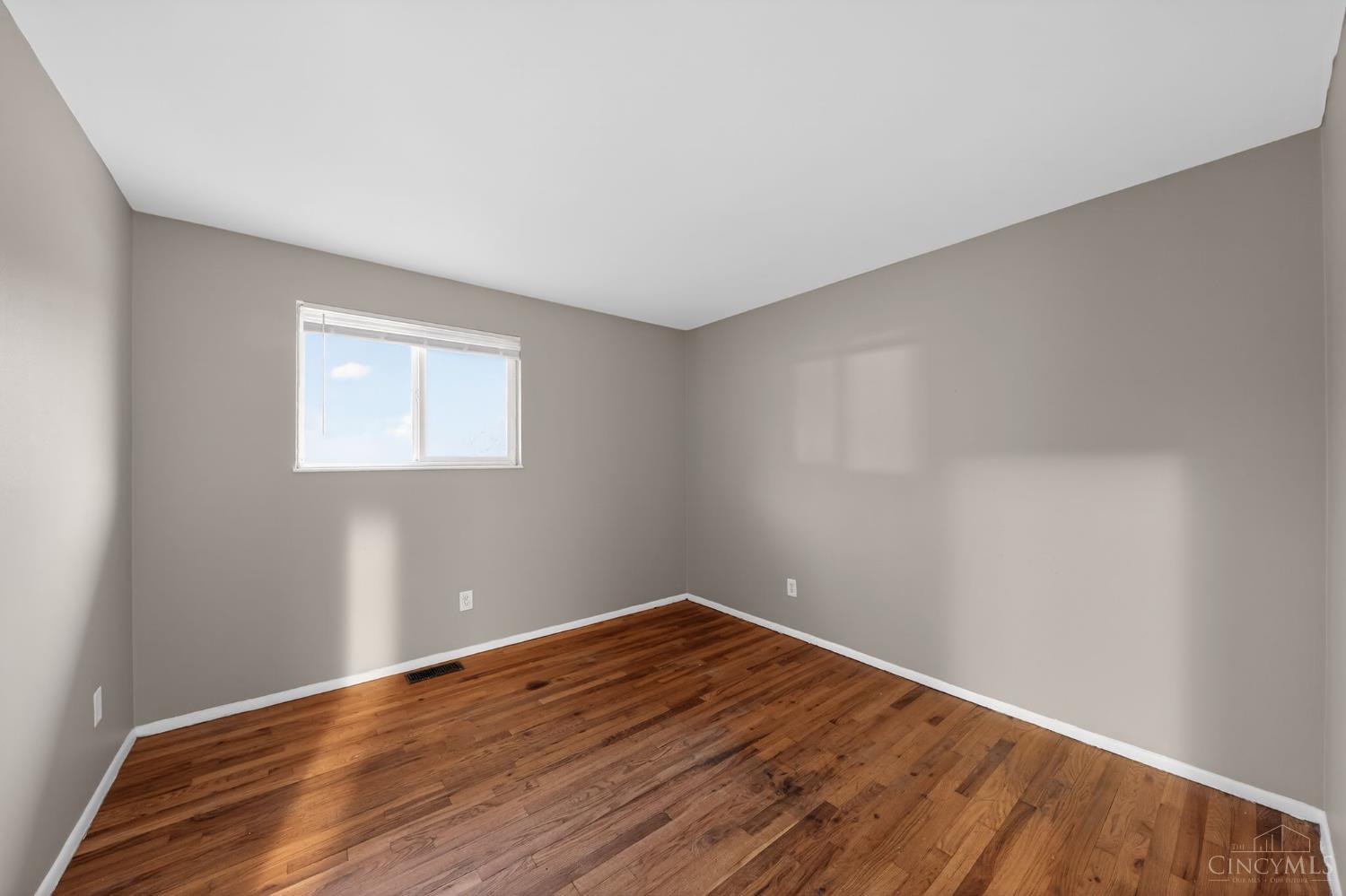 3250 Springdale Road Cincinnati, OH 45251 - Photo 6 of 30