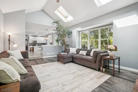 $935,000 | 9 Stark Court, Ringoes, NJ 08551