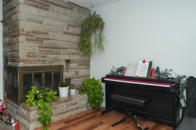 168 Line Road West Windsor, NJ 08550 - Photo 7 of 19 a living room with furniture and a potted plant