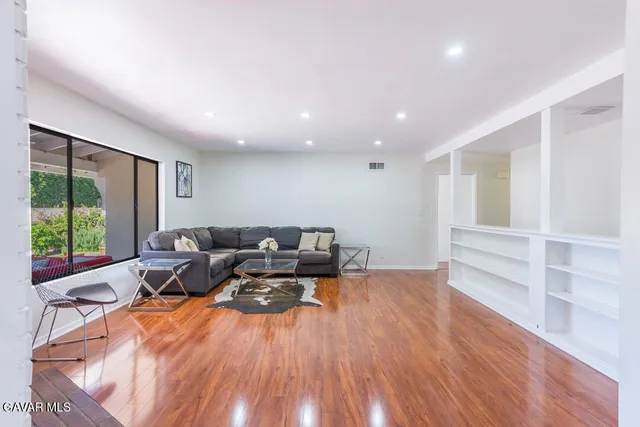 $1,049,000 | 6563 Bianca Avenue, Van Nuys, CA 91406