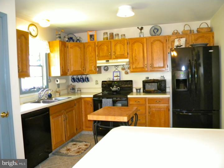 359 Kulps Road Barto, PA 19504 - Photo 6 of 25 Gallery Image 6