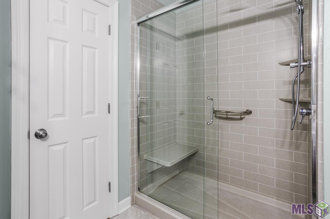 14367 Devall Road Baton Rouge, LA 70818 - Photo 21 of 29 Downstairs Guest Bath / Shower