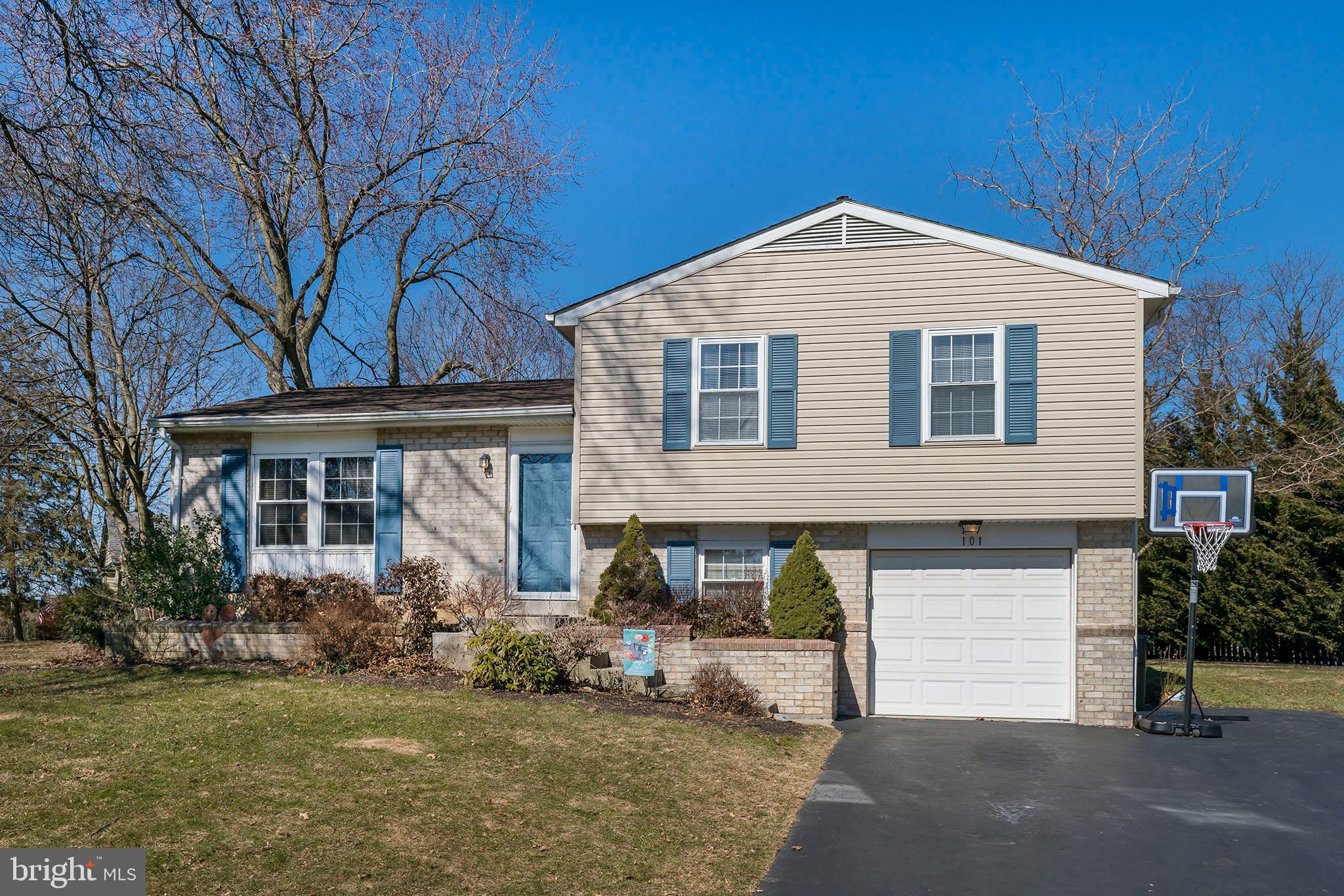 101 April Lane Lititz, PA 17543 - Photo 2 of 42