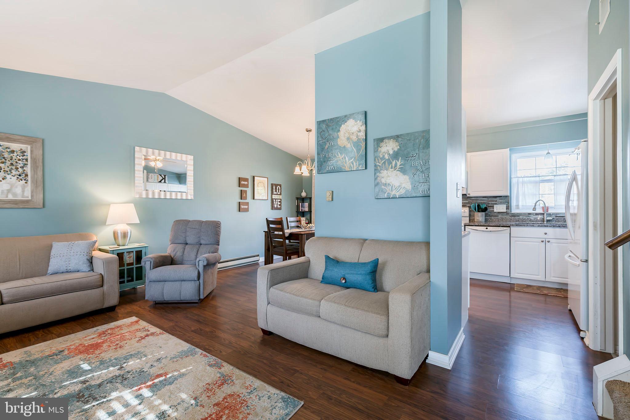 101 April Lane Lititz, PA 17543 - Photo 4 of 42