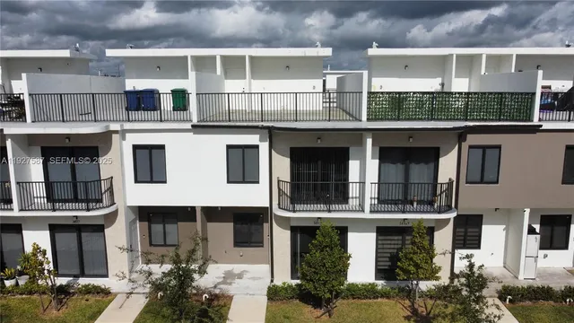 $2,900 | 14573 Southwest 261st Terrace, Unit 14573, Homestead, FL 33032