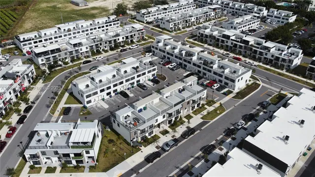 $2,900 | 14573 Southwest 261st Terrace, Unit 14573, Homestead, FL 33032