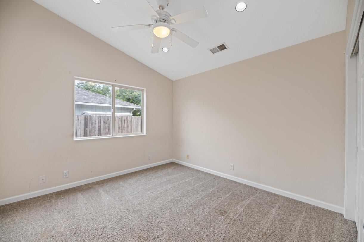 637 Benjamin Way Phoenix, OR 97535 - Photo 21 of 31 DSC_4672