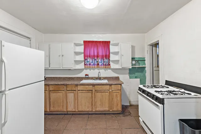 $125,000 | 13827 South Wentworth Avenue, Riverdale, IL 60827