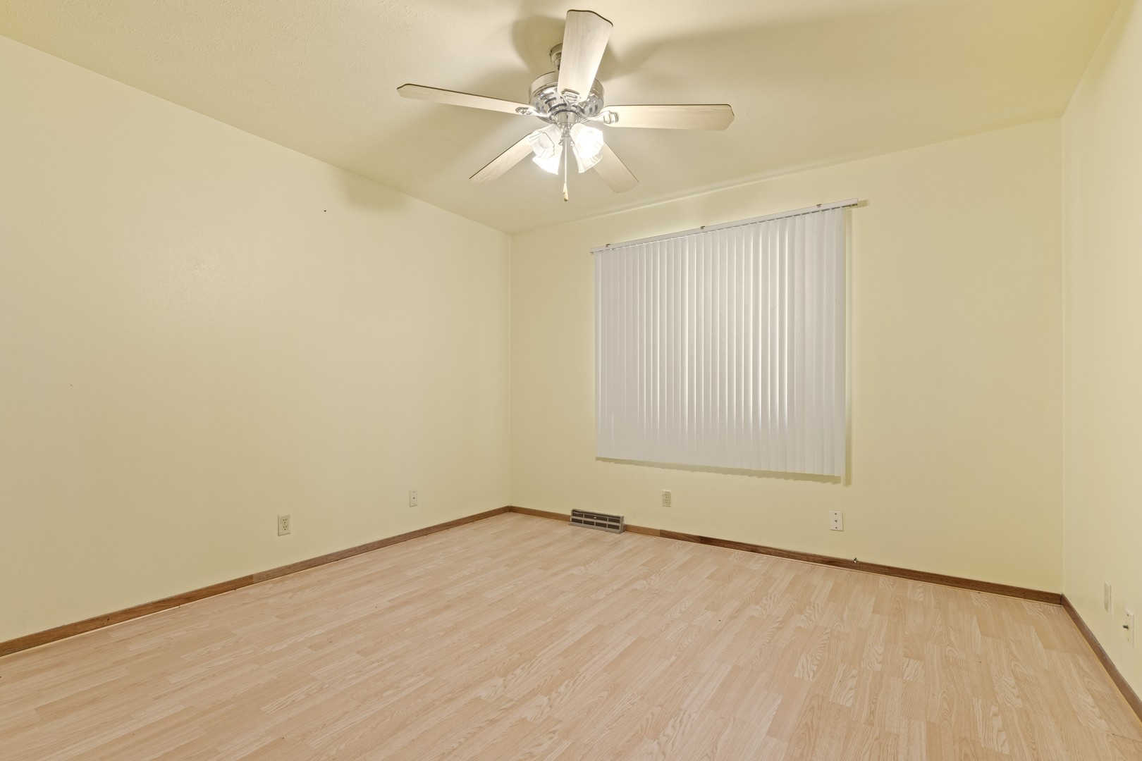 3626 Toft Street Rockford, IL 61114 - Photo 9 of 22 wooden floor in an empty room