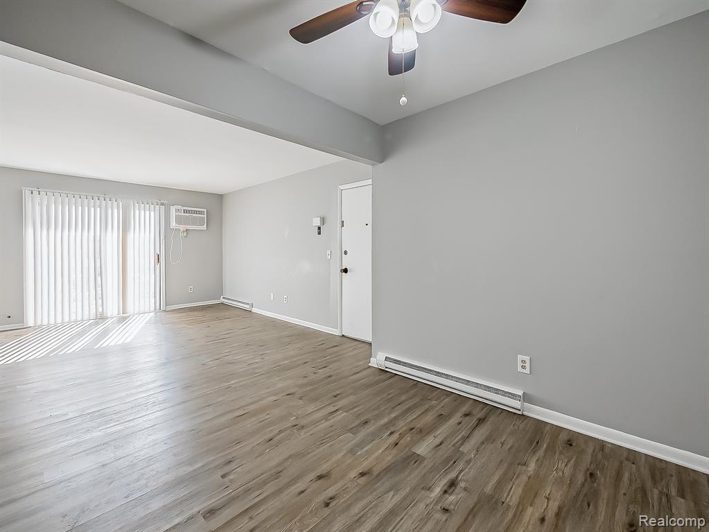 121 East Van Riper Road, Unit 6 Fowlerville, MI 48836 - Photo 8 of 23