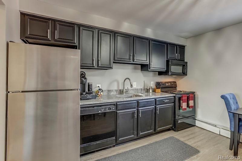 649 West Maple Road, Unit 6493 Clawson, MI 48017 - Photo 3 of 7