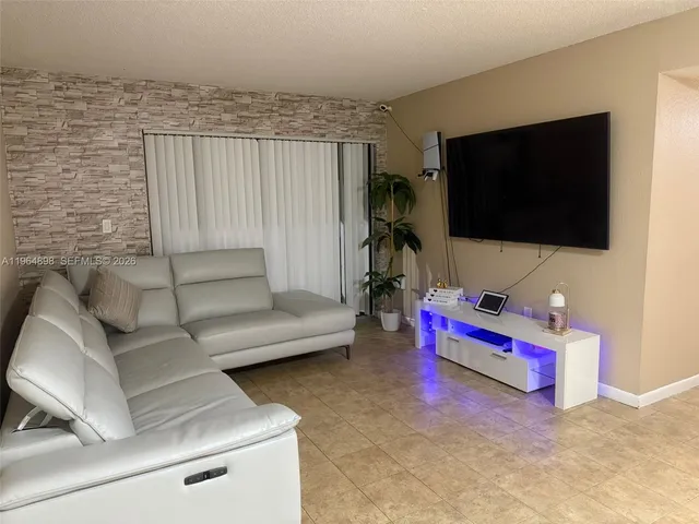 $1,900 | 7421 Southwest 152nd Avenue, Unit 9202, Miami, FL 33193