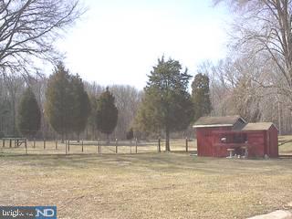 237 Jericho Road Quinton, NJ 08079 - Photo 3 of 3 a view of a yard with a tree