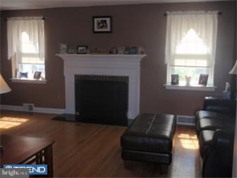 615 Andrew Road Springfield, PA 19064 - Photo 2 of 12 Living Room