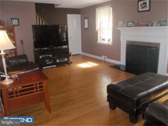 615 Andrew Road Springfield, PA 19064 - Photo 3 of 12 Living Room
