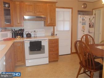 615 Andrew Road Springfield, PA 19064 - Photo 6 of 12 Kitchen